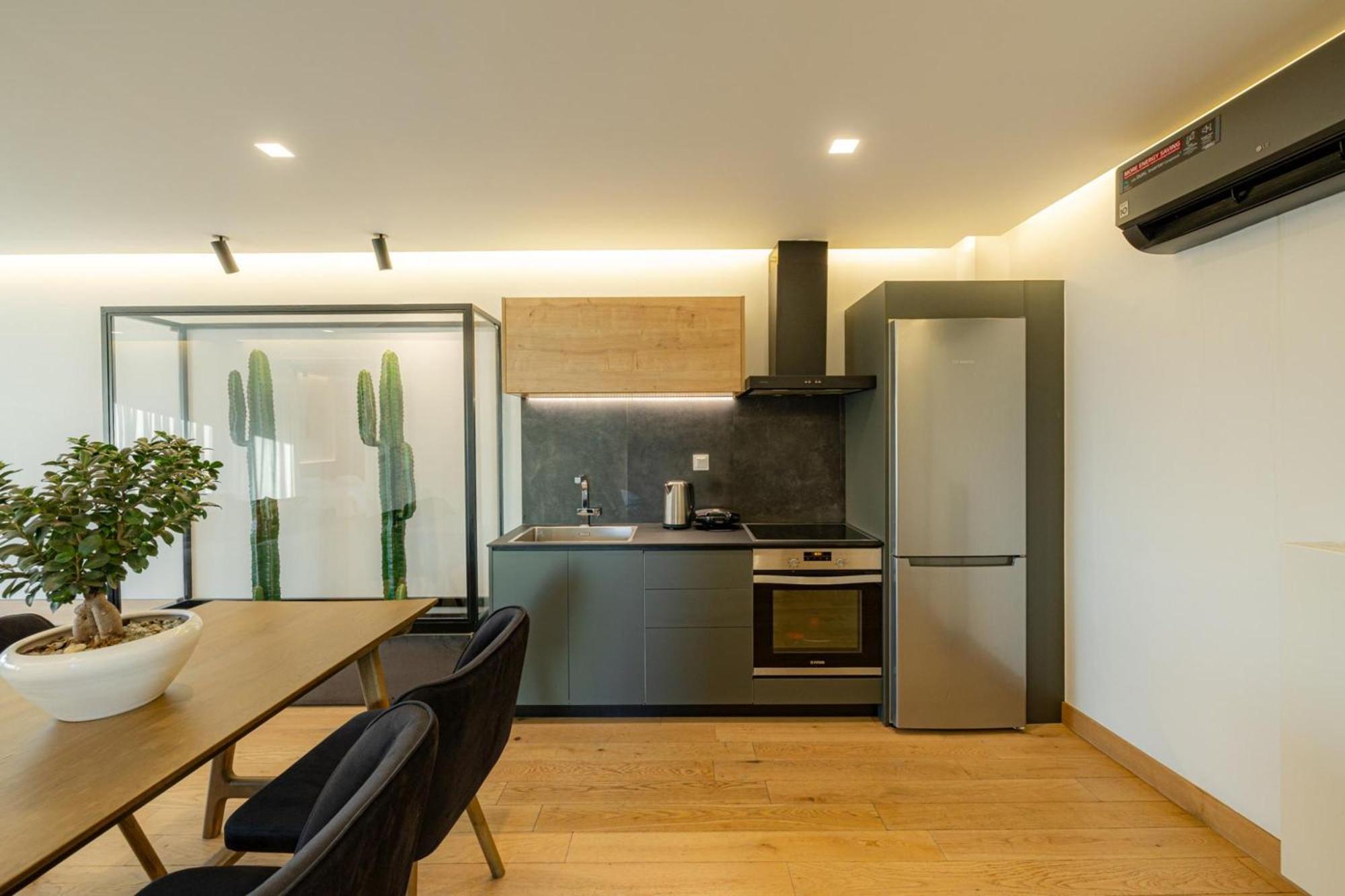 Earth Boutique Apartments Next To Stavros Niarchos Athena Bagian luar foto
